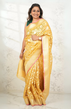 Load image into Gallery viewer, Regal Golden Weave Tissue Kota Saree Saree