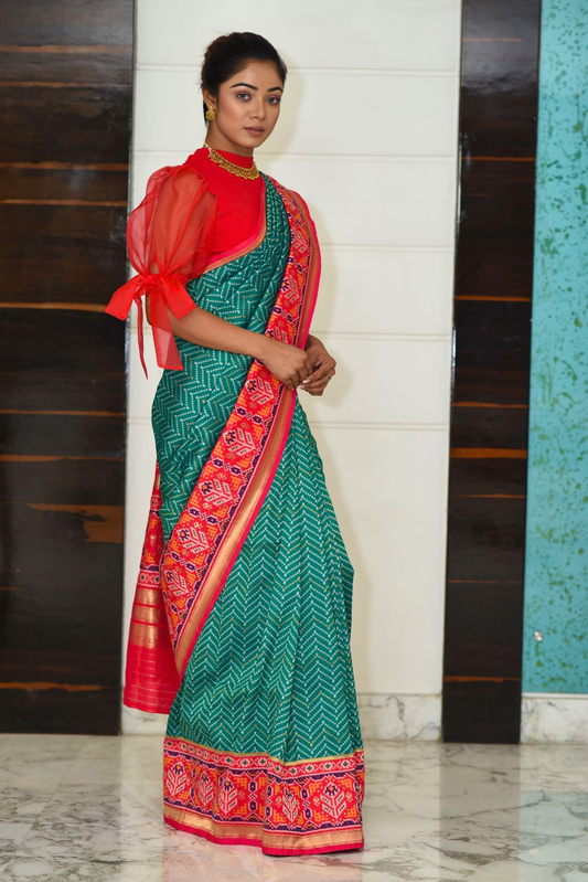 Green Zig- zag pattern Patola Silk Saree Saree