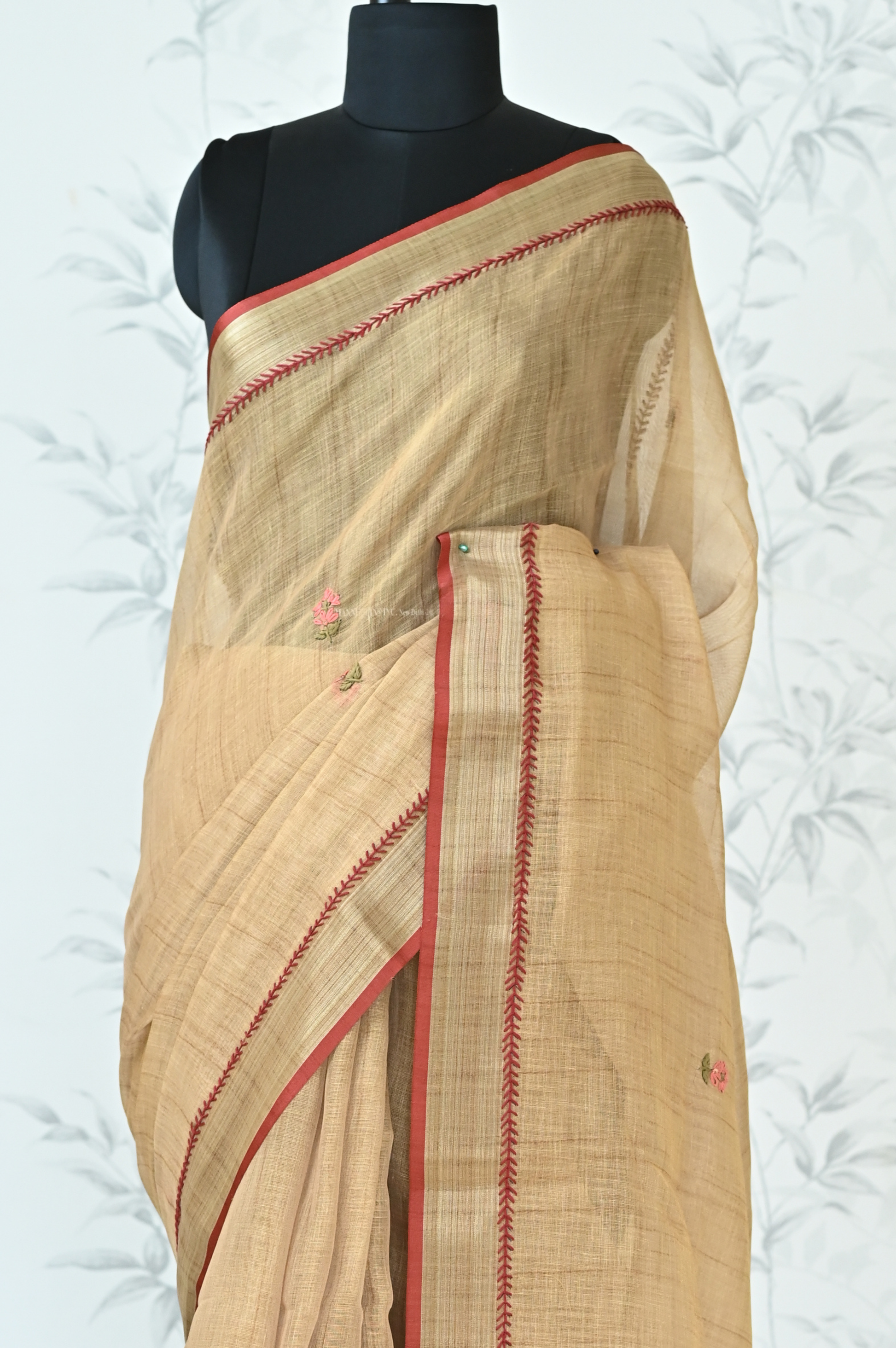 Triveni Linen Tissue saree Golden Saree featured