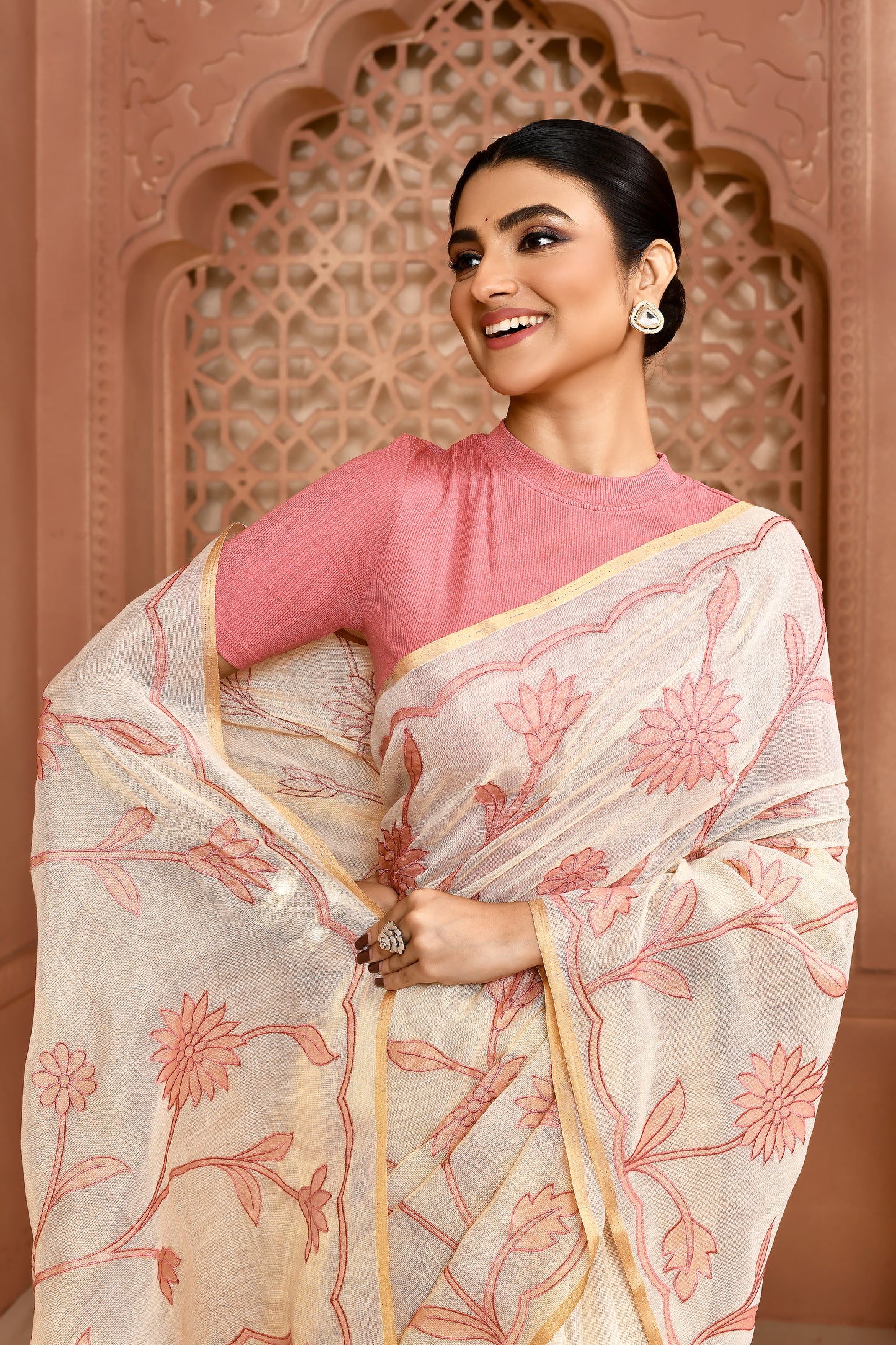 Sunflower Scallop Linen Shimmer Saree Peach2 featured
