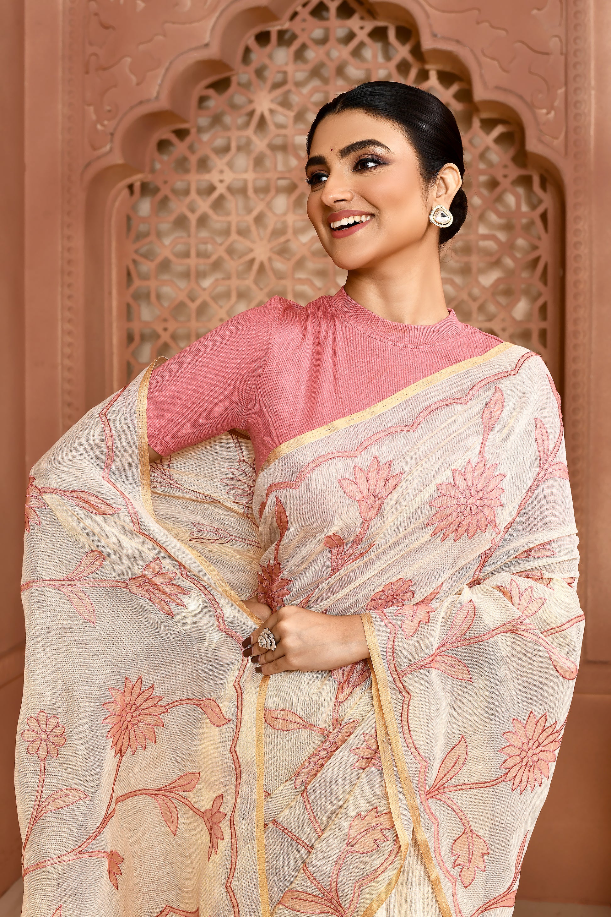 Sunflower Scallop Linen Shimmer Saree Peach2 featured