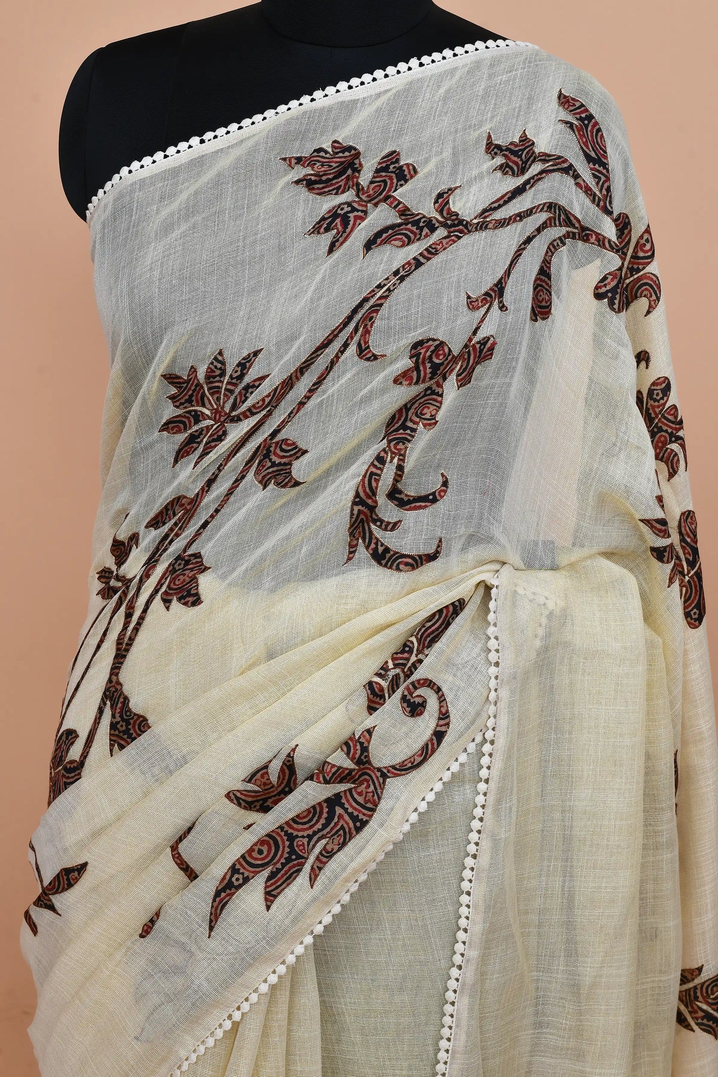 Idalia Black-Red Saree featured