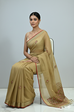 Load image into Gallery viewer, Saanvi Bloom Linen Tissue Saree Golden Saree featured