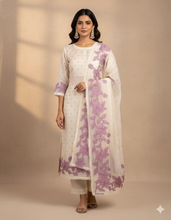 Load image into Gallery viewer, Lavender featured