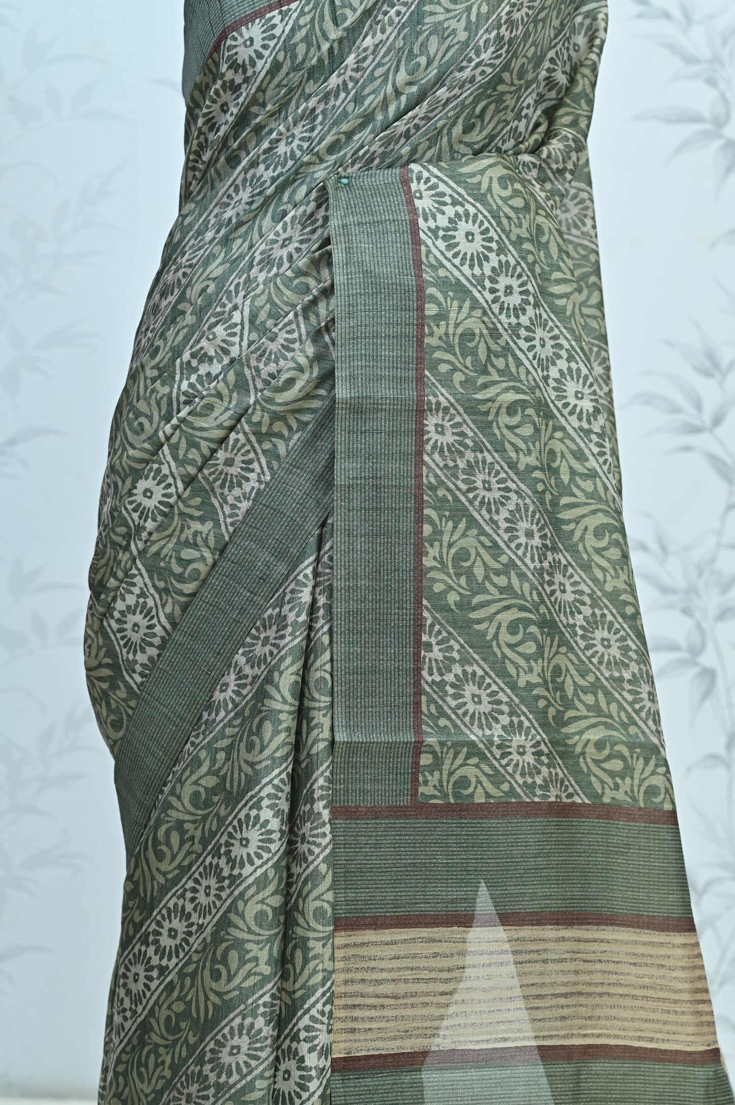 Vanika Veil Semi Tussar Saree Green featured