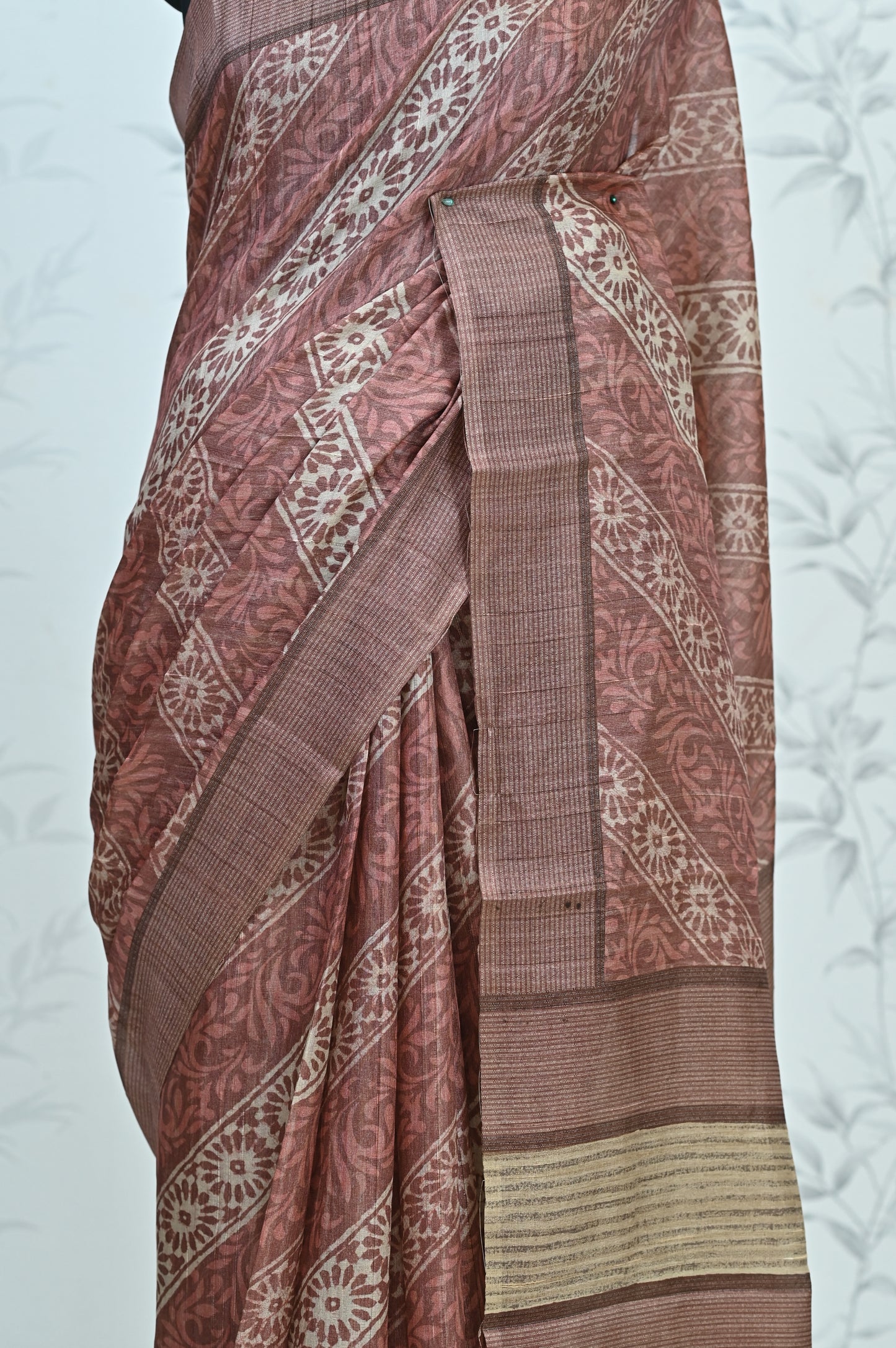 Vanika Veil Semi Tussar Saree Red featured