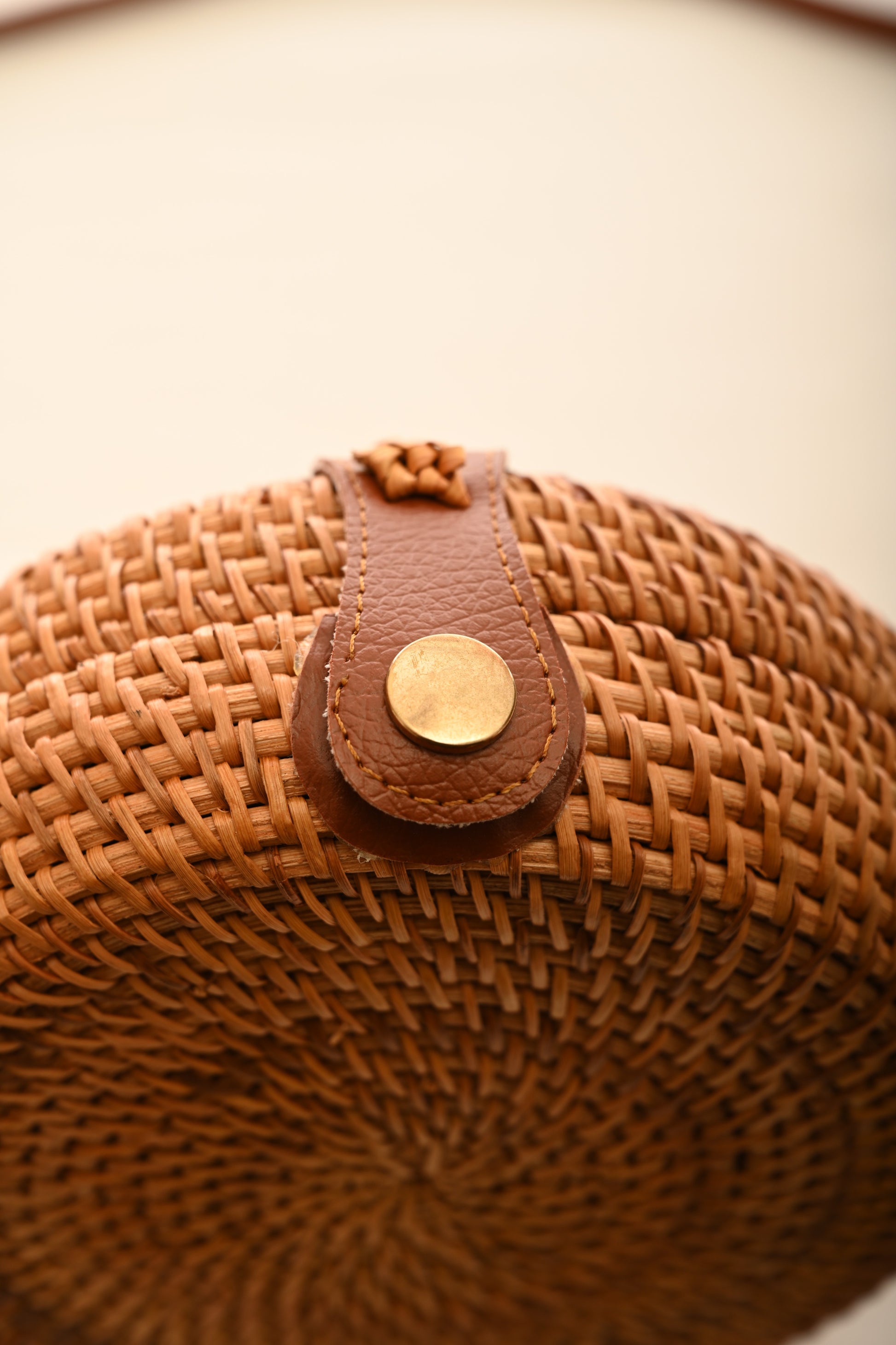 Brown Round Rattan Bag Clutch
