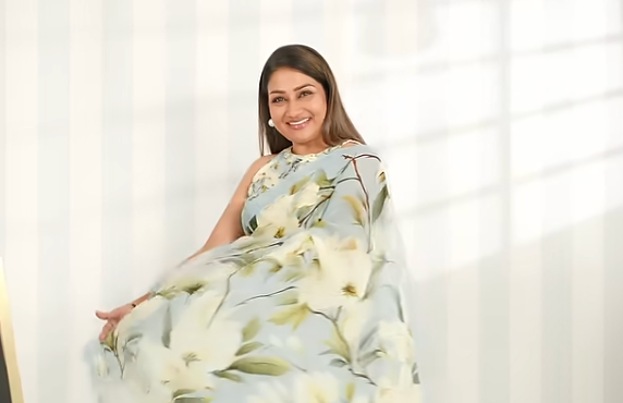 How to Drape Chiffon Saree for a Flowy Look