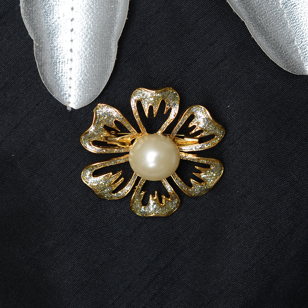 Floral 6 Petal Stone Studded Brooch Brooch