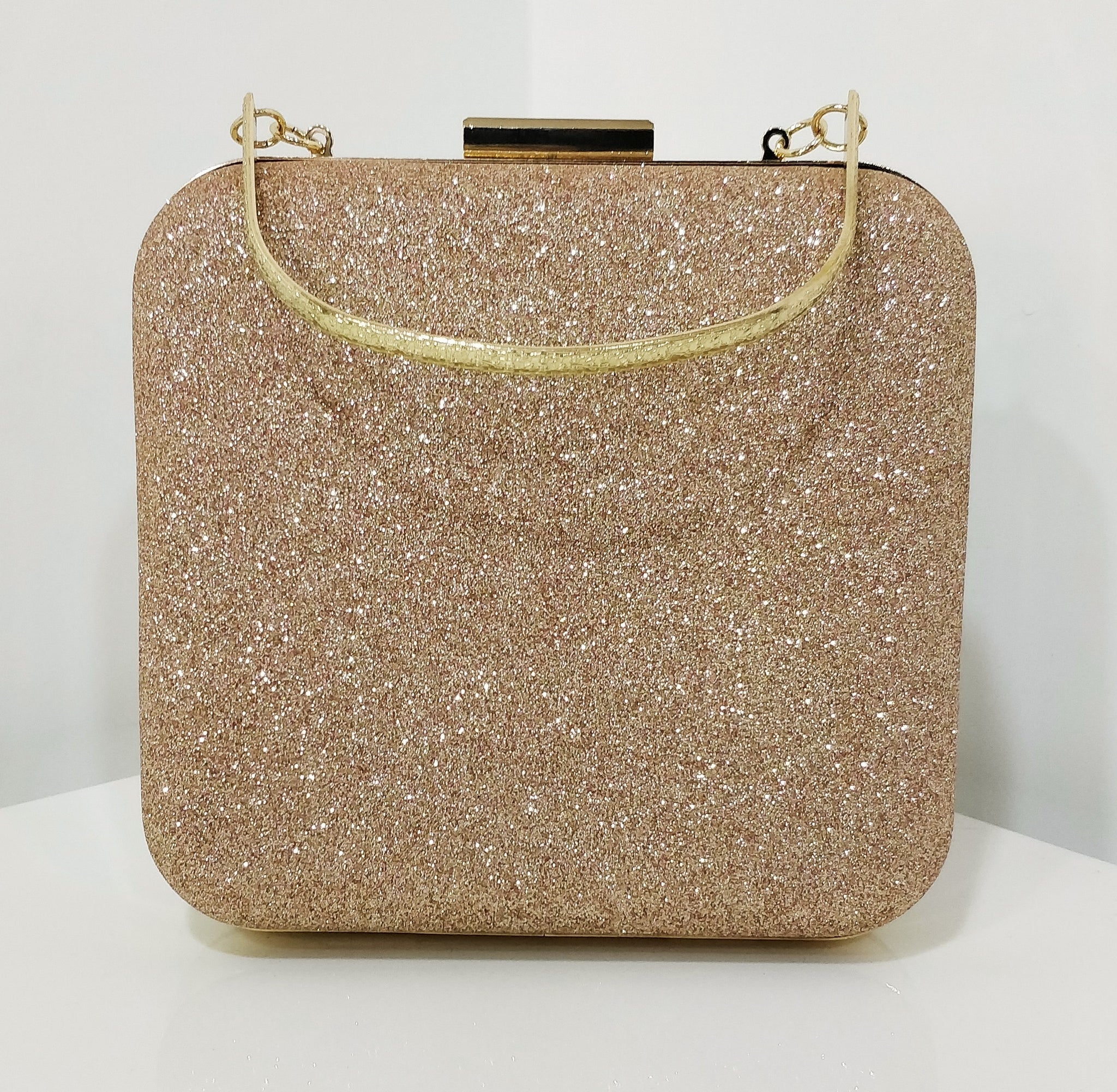 Serpui - Ellen Crystal-Embellished Clutch Bag - Mine Gold – Sunni Spencer,  Après Sea